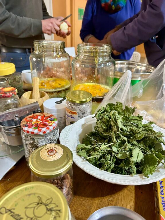 φυόμαστε στην ίδια γη